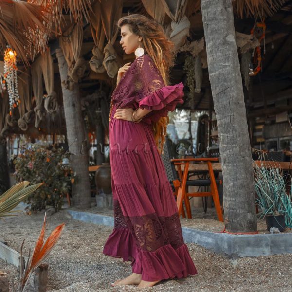 Embrace Old-World Charm with the Lunette Lace-Trimmed Dress - Your Must-Have for Engagements, Resort Retreats, and Unforgettable Vacations