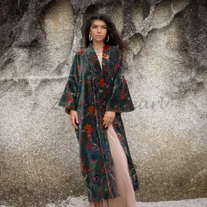 Mai Velvet Kimono: Embrace the Velvet Dream – Exceptionally Handcrafted, Timelessly Stylish, and Thoughtfully Designed for All Body Types