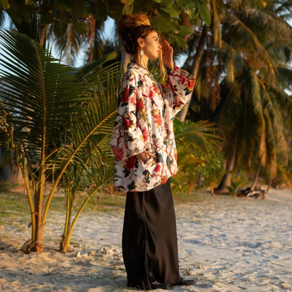 Mei - Velvet Whispers - Short Velvet Kimono - Luxurious Handmade Gift for Boho Lovers - Image 3