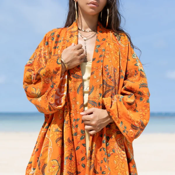 MAI Velvet Kimono: An Exemplary Fusion of Opulence and Artistry – Elevate Your Wardrobe with this Symbol of Refined Bohemian Fashion - Image 2