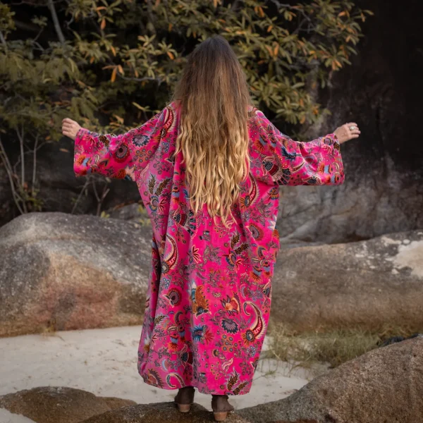 Mai Velvet Kimono: Embrace the Velvet Dream – Exceptionally Handcrafted, Timelessly Stylish, and Thoughtfully Designed for All Body Types