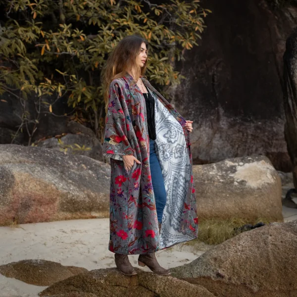 Mai Velvet Kimono: Embrace the Velvet Dream – Exceptionally Handcrafted, Timelessly Stylish, and Thoughtfully Designed for All Body Types