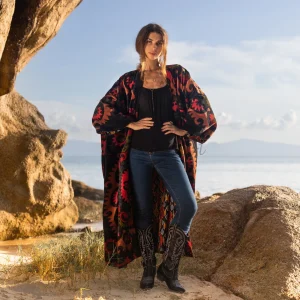 Mai Velvet Kimono: Embrace the Velvet Dream – Exceptionally Handcrafted, Timelessly Stylish, and Thoughtfully Designed for All Body Types