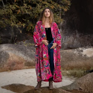 Mai Velvet Kimono: Embrace the Velvet Dream – Exceptionally Handcrafted, Timelessly Stylish, and Thoughtfully Designed for All Body Types