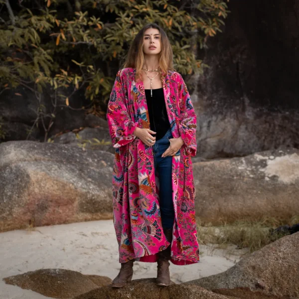 Mai Velvet Kimono: Embrace the Velvet Dream – Exceptionally Handcrafted, Timelessly Stylish, and Thoughtfully Designed for All Body Types