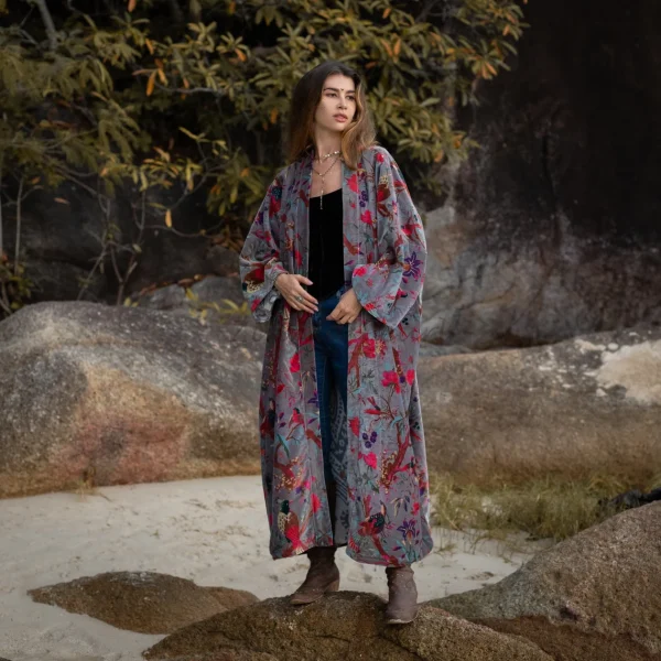 Mai Velvet Kimono: Embrace the Velvet Dream – Exceptionally Handcrafted, Timelessly Stylish, and Thoughtfully Designed for All Body Types