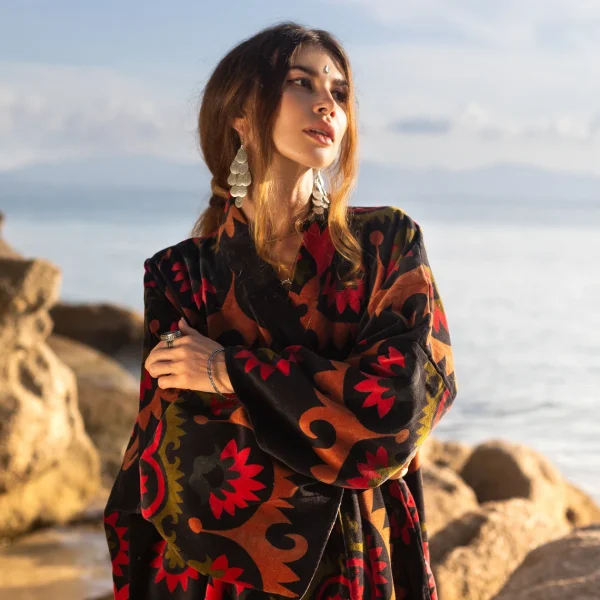 Mai Velvet Kimono: Embrace the Velvet Dream – Exceptionally Handcrafted, Timelessly Stylish, and Thoughtfully Designed for All Body Types - Image 2