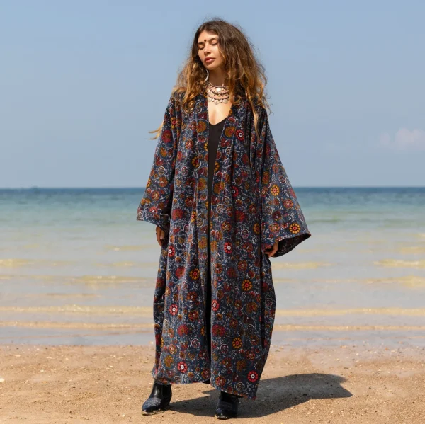 MAI Velvet Kimono: A Timeless Expression of Style – Handcrafted Luxury for the Free-Spirited Soul – The Boho Velvet Dream – Inclusive Sizing