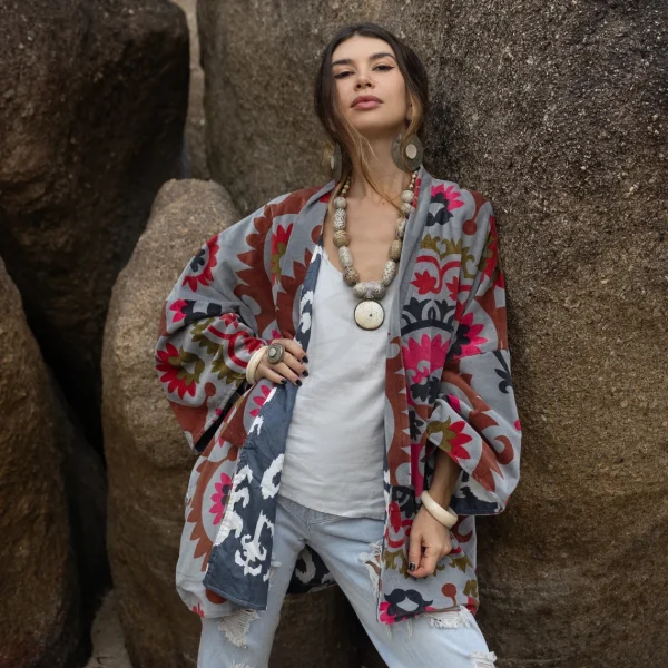 Mei - Velvet Whispers - Handmade Kimono Jacket for Boho Lovers - Inclusive Sizes - Exquisitely Crafted for your Unique Style - Image 3