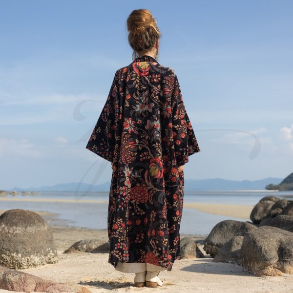 Mai Velvet Kimono: A Classic Elegant Piece for the Free-Spirited Soul – Handmade with Care for Every Body in Mind Perfect Year - Round Style - Image 3